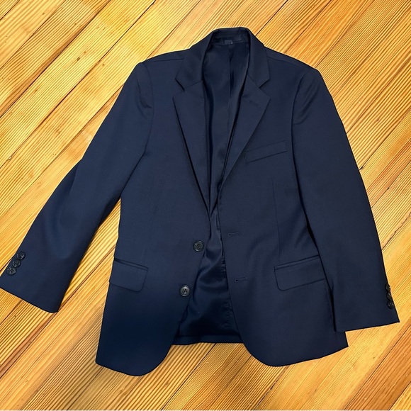 4 pc boys navy suit size 8 Jos A Bank - Picture 2 of 16